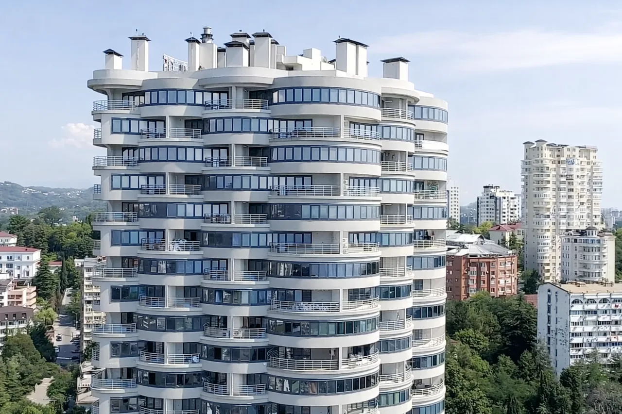 ЖК Мидгард в районе Новый Сочи — похожий жилой комплекс, рейтинг 4.1