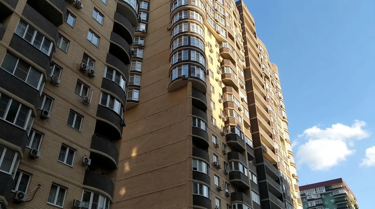 ЖК Флотилия в районе Восточно-Кругликовский — похожий жилой комплекс, рейтинг 3.7