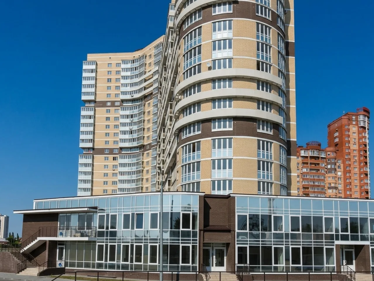 ЖК Триумф в районе ФМР (Фестивальный микрорайон) — похожий жилой комплекс, рейтинг 3.4