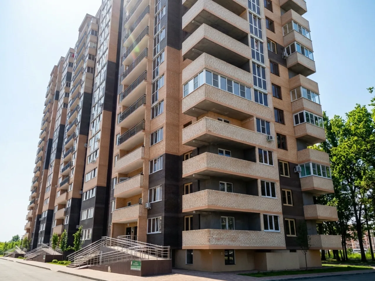 ЖК Приоритет в районе Энка (Поселок им. Жукова) — похожий жилой комплекс, рейтинг 3.6