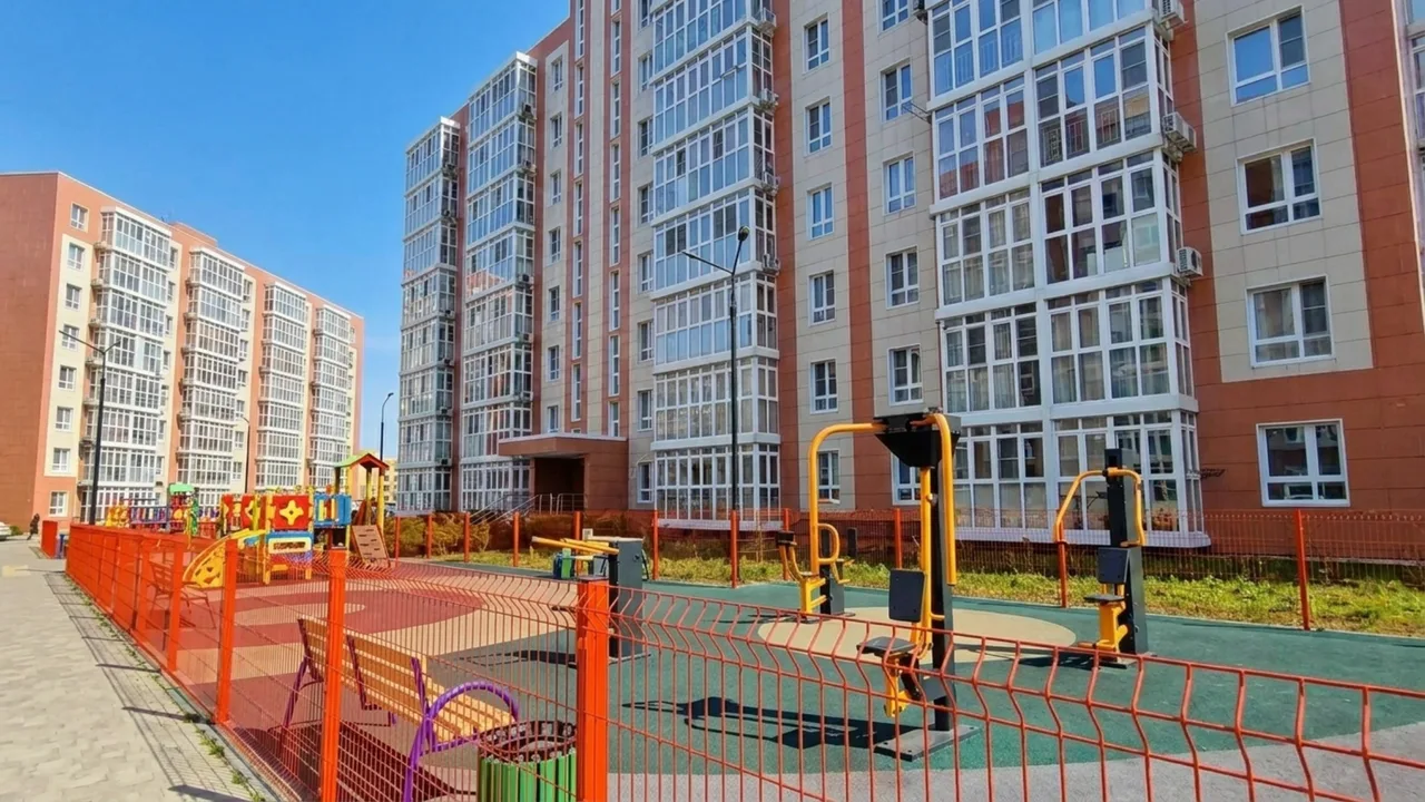 ЖК Времена года в районе Парковый — похожий жилой комплекс, рейтинг 3.9