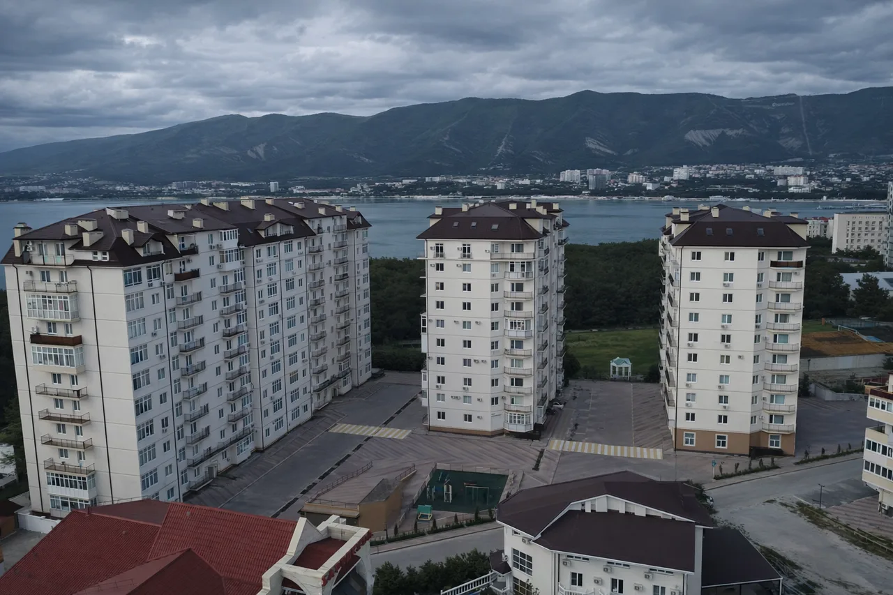 ЖК Фаворит в районе Толстый Мыс — похожий жилой комплекс, рейтинг 4.0