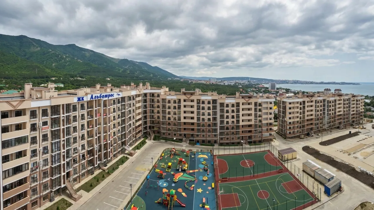 ЖК Альбатрос в районе Район ул. Одесская — похожий жилой комплекс, рейтинг 3.8