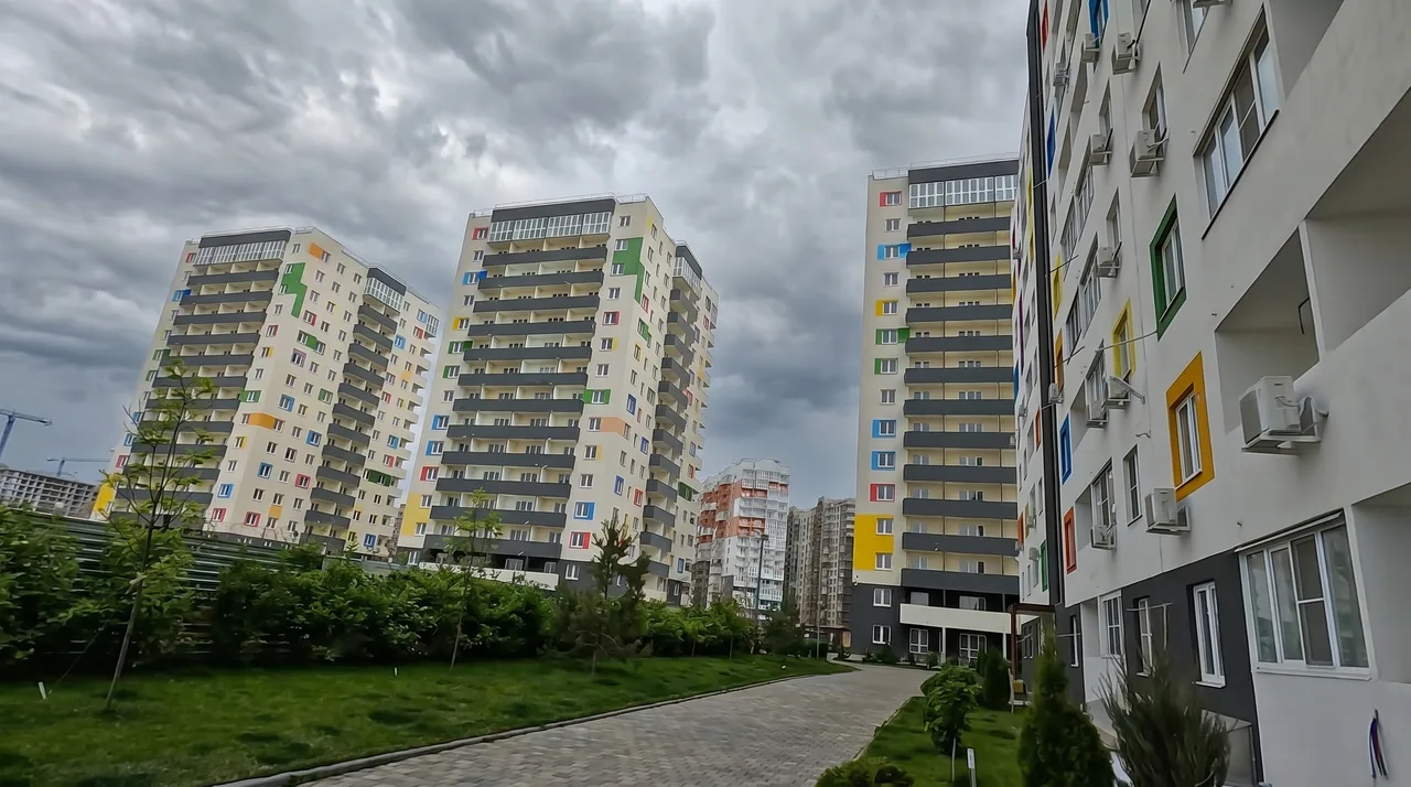 ЖК Микрорайон Южане в районе Западный обход — похожий жилой комплекс, рейтинг 3.6